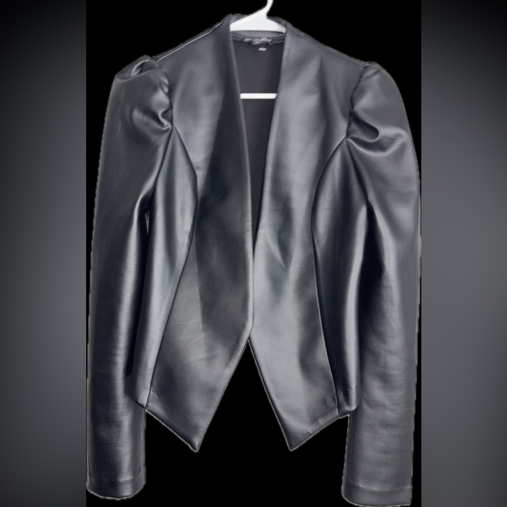 NWOT Wearever medium black vegan leather jacket nwot beautifully cut 🧥 - Picture 3 of 5